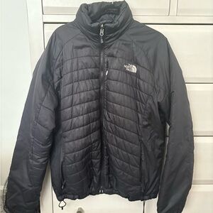 The North Face Women’s Black Puffer Jacket Lightweight Insulated